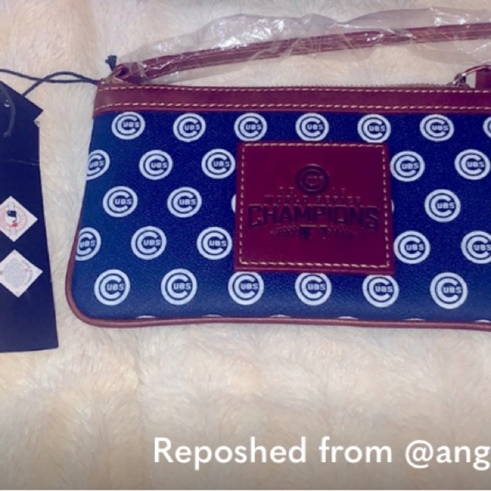 Dooney & Bourke Chicago Cubs Wristlet 2016 World Series Champions NWT